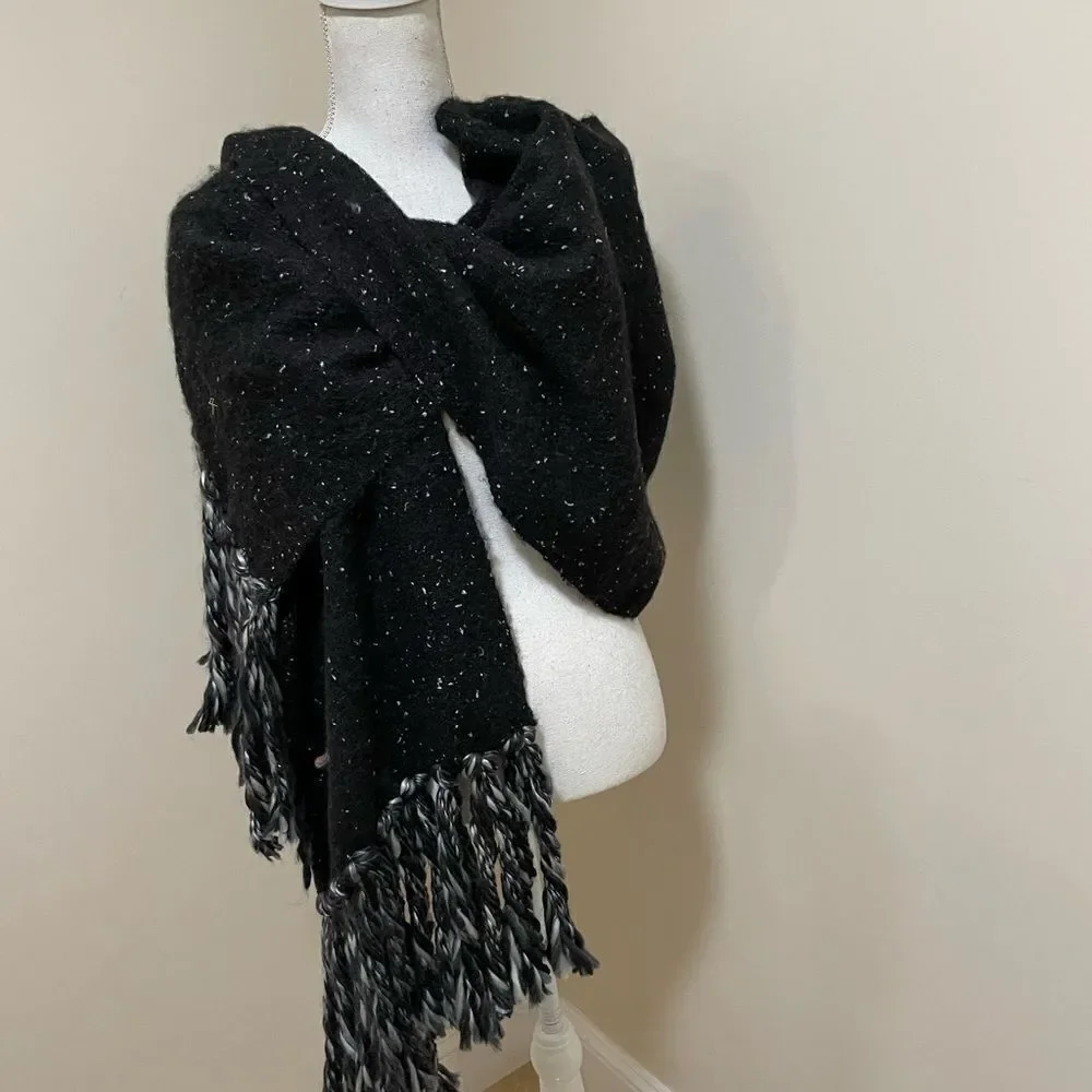 New Anthropologie Scarf/Wrap Black Fringed Super Soft NWOT


73 inch long - Picture 3 of 9